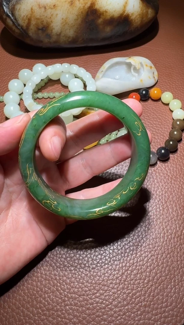 未镶嵌和田玉挂件惊*和田玉