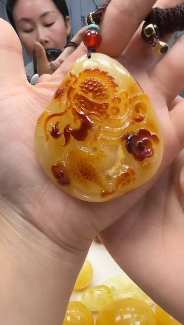裸石琥珀未镶嵌如图