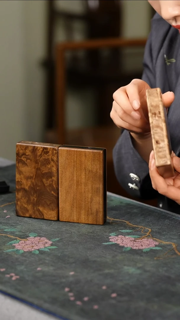 金丝楠古沉高抛名片盒