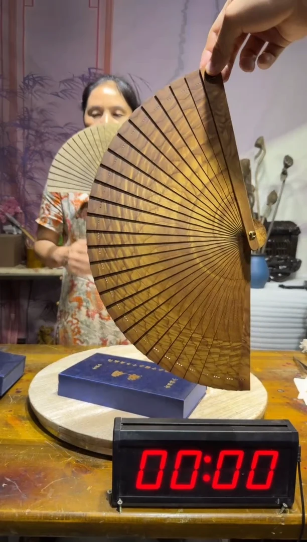金丝楠老****刀金丝楠木雕刻摆件