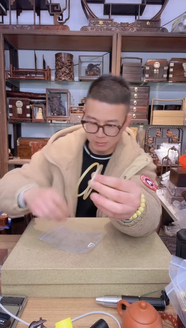 【闪购商品】乌木类书架052牛角叮铛手镯2个