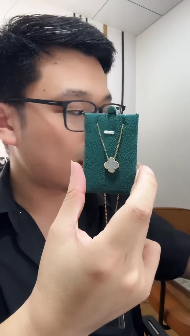 套链贝壳（贝母）18K金镶嵌白色k黄，四叶草套链GHJ25版