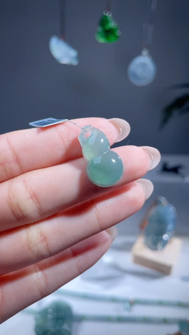 【闪购商品】翡翠颈饰未镶嵌天然A货翡翠葫芦