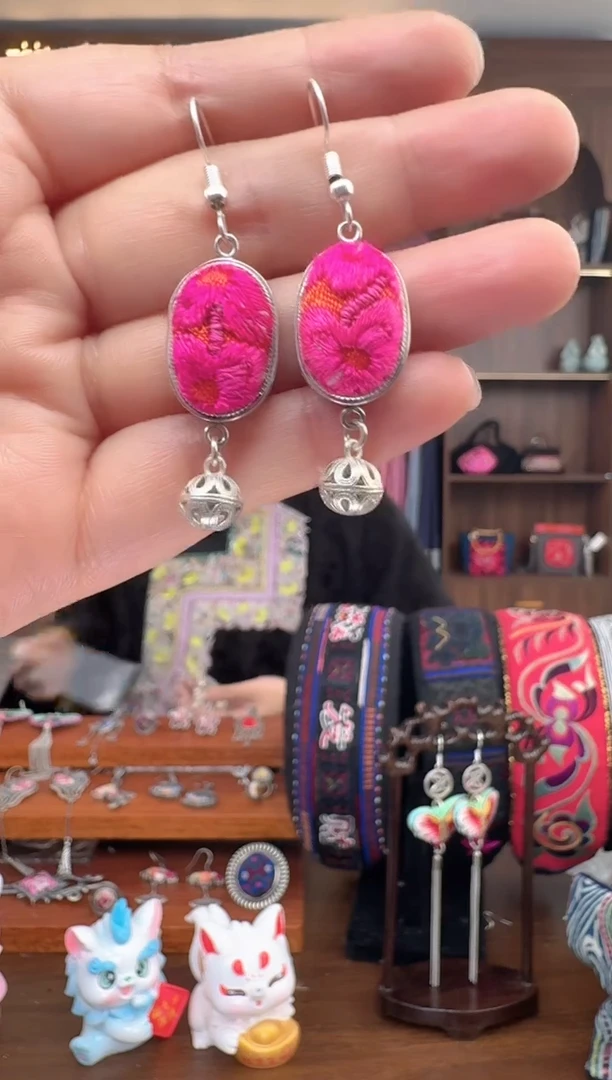 【闪购商品】织绣扶光苗绣传承304