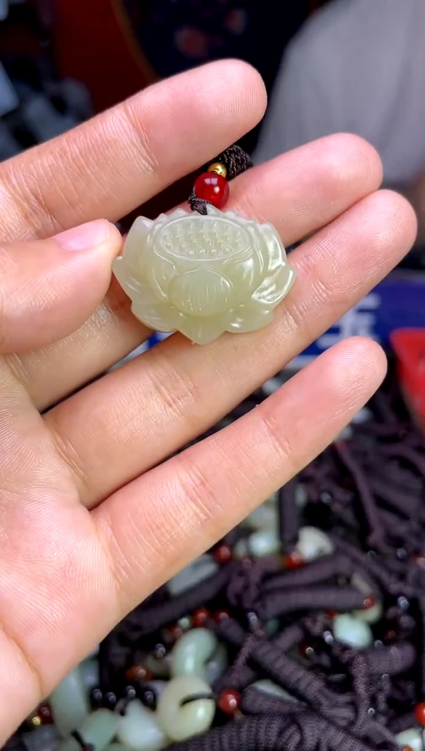 未镶嵌和田玉挂件1