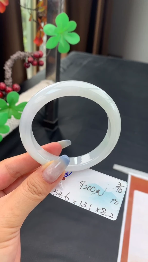 未镶嵌手镯翡翠自带#送人#，联系客服核对地址~