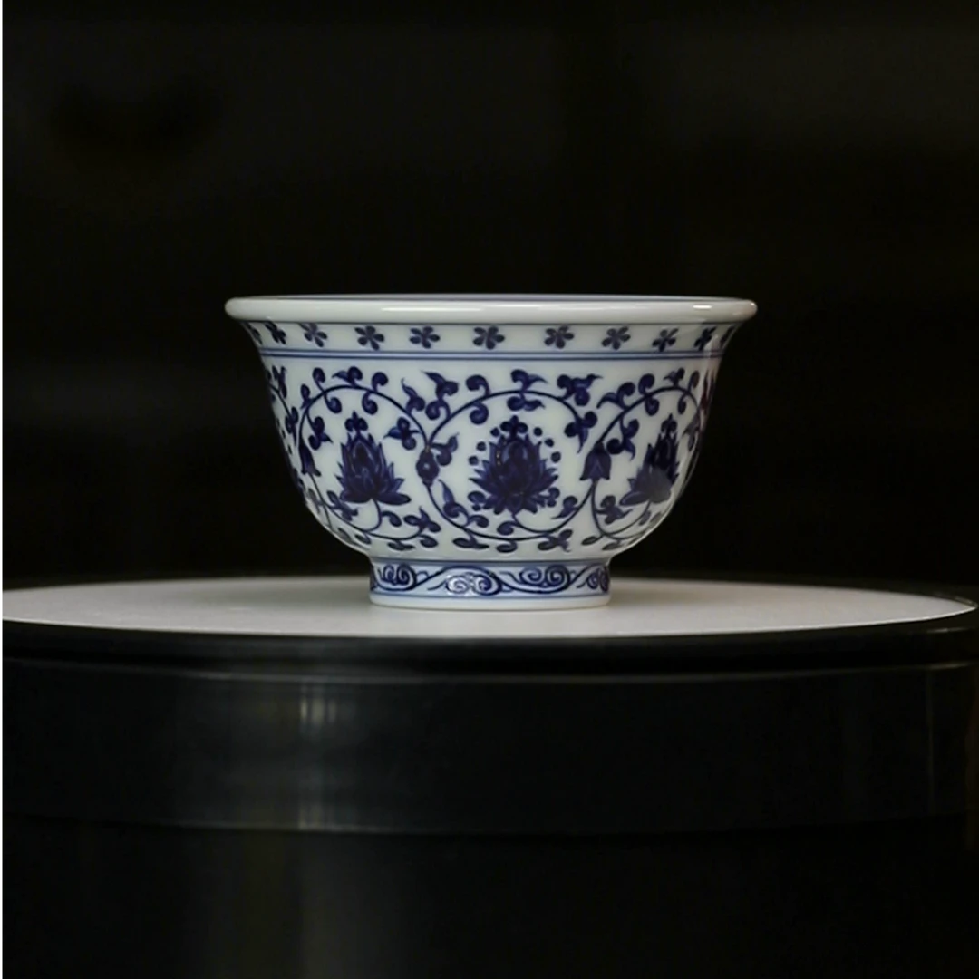 12.31a/M2C116/青花缠枝莲纹压手杯