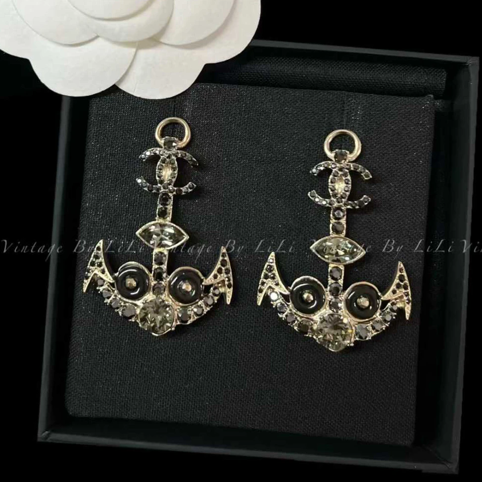 95新 Chanel/香奈儿 汉堡系列满钻船锚耳钉