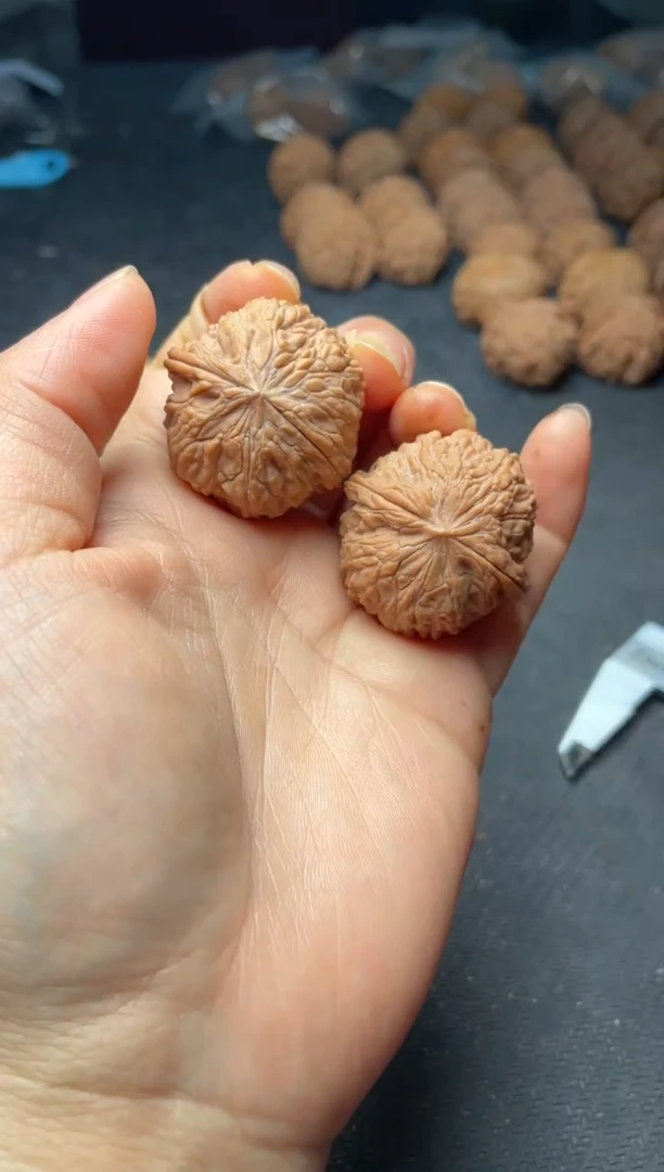 把件文玩核桃w44  猫眼   34尺