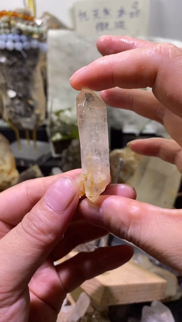 水晶珠宝半成品未镶嵌56号高透水晶柱