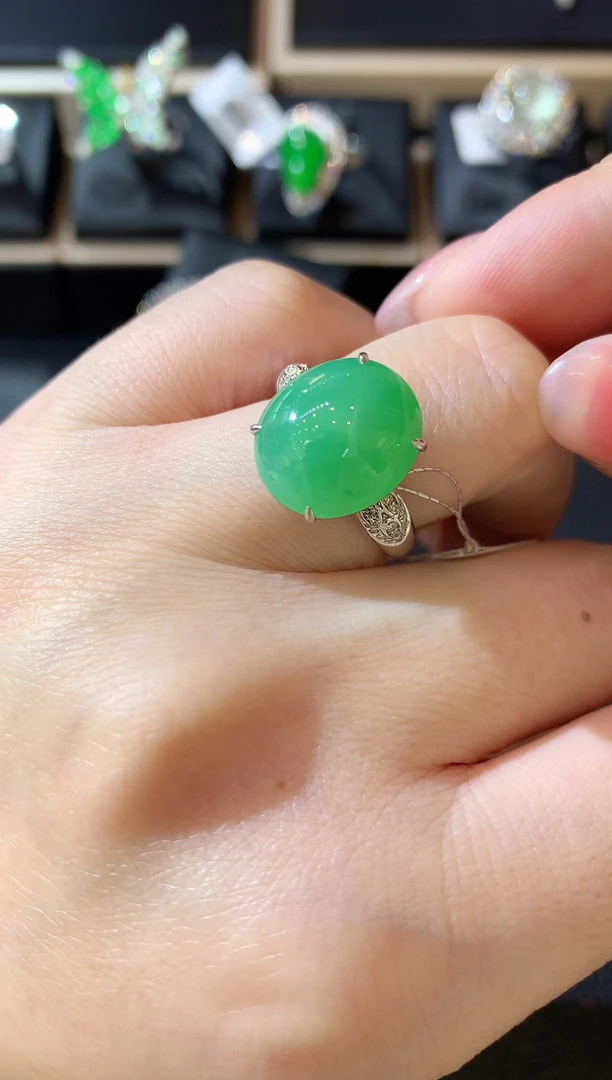 【闪购商品】翡翠戒指18K金镶嵌F96 翡翠