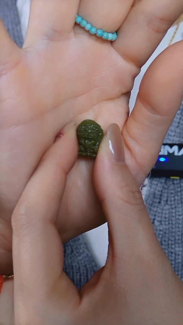 未镶嵌绿松石颈饰吊坠