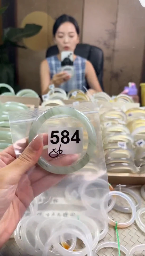 手镯玛瑙/玉髓未镶嵌天山翠默认微抠584