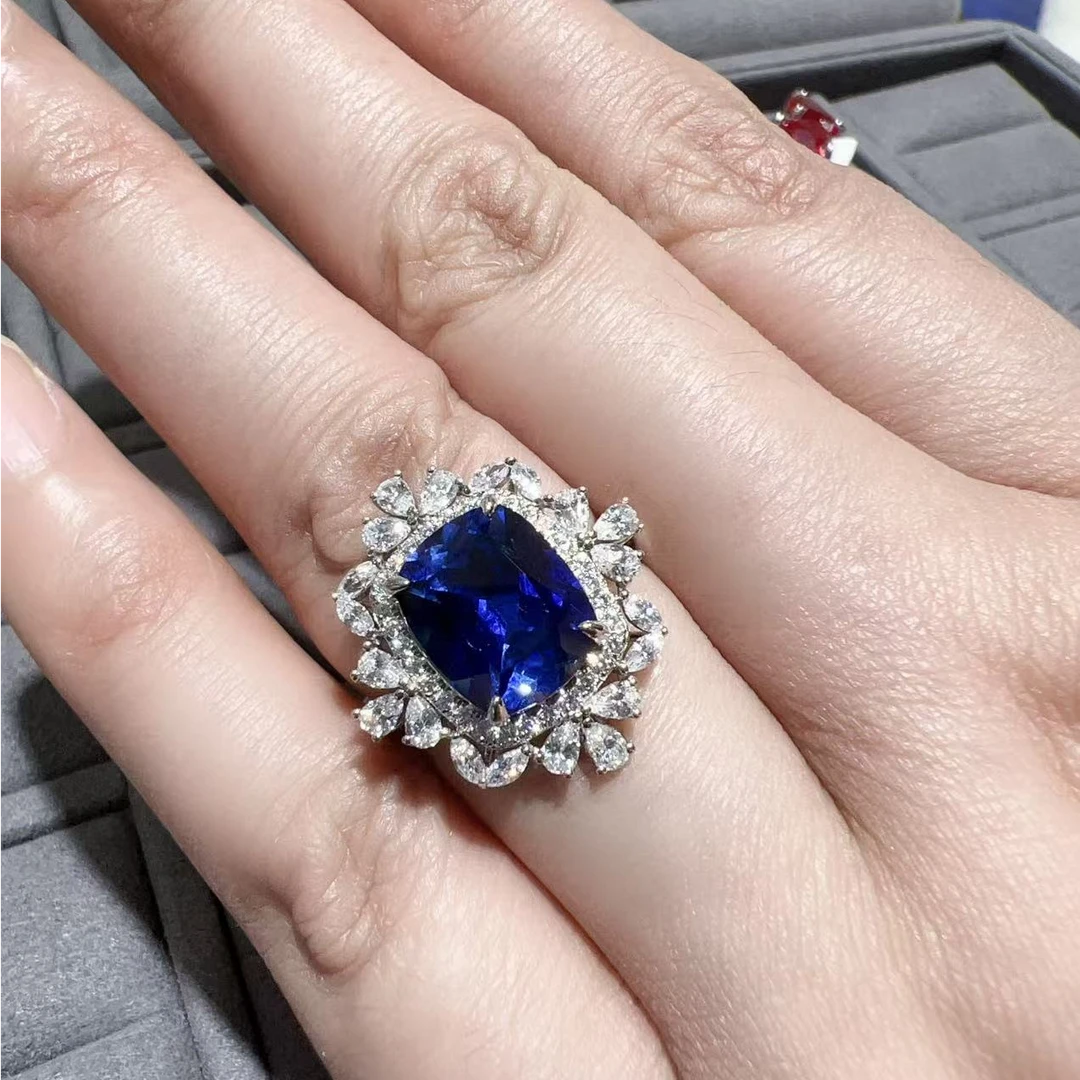 培育蓝宝石S925银镶嵌培育蓝宝石戒指5.5克拉R3-0640