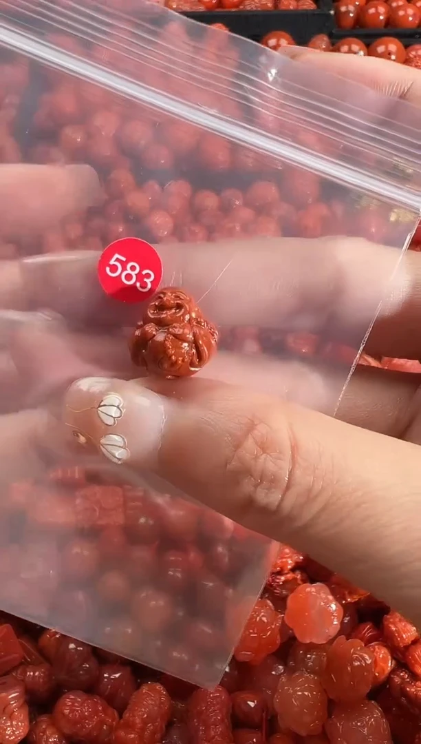 颈饰未镶嵌南红玛瑙1