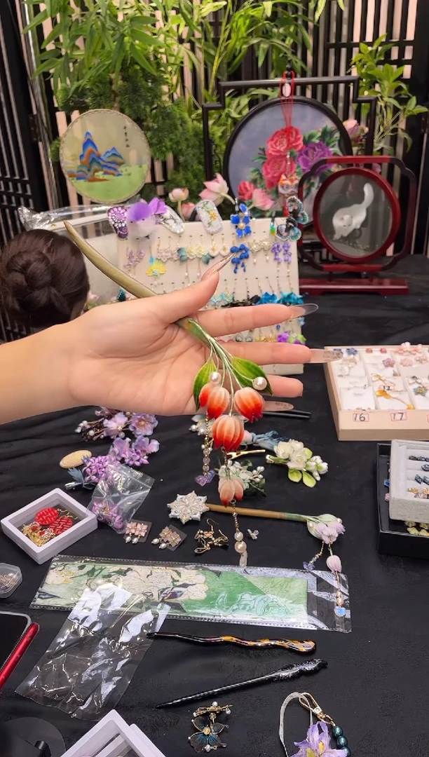 织绣小**?非遗苏绣手工饰品