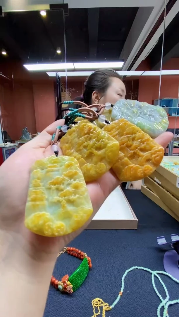 颈饰未镶嵌翡翠吊坠多样性发货