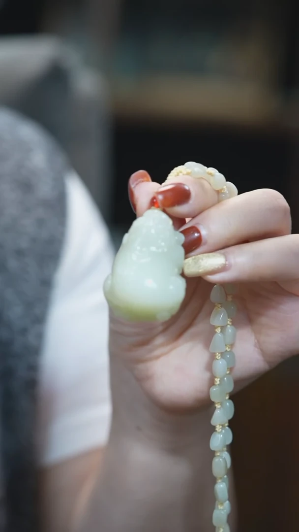 颈饰未镶嵌和田玉貔貅