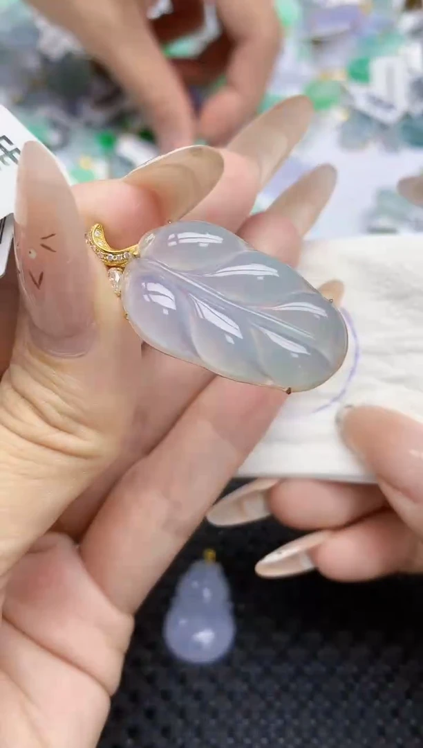 翡翠18K金镶嵌颈饰299   天然翡翠A货