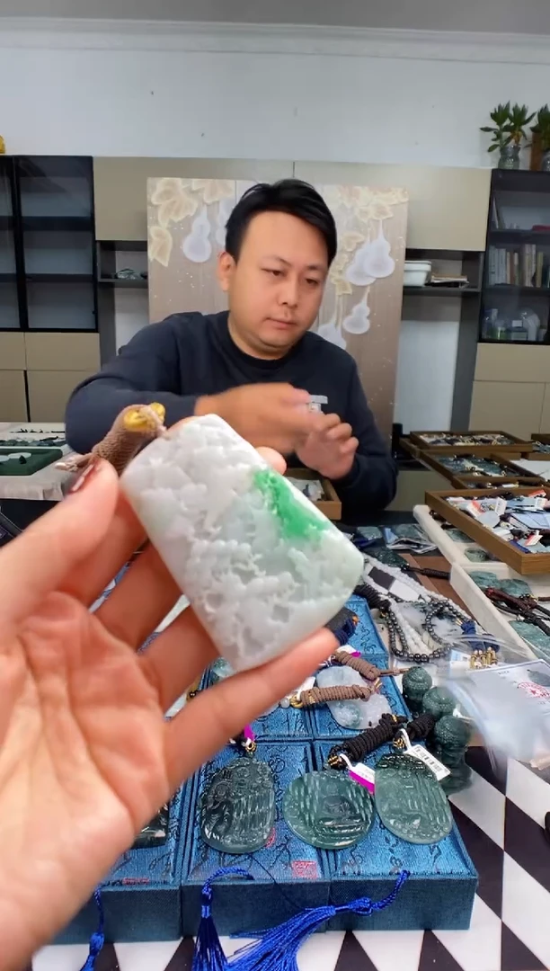 颈饰未镶嵌翡翠多样性发其一