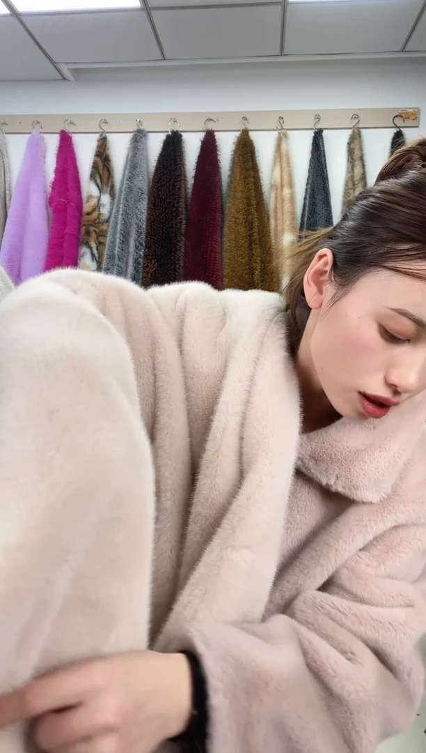 狐狸毛B27，尺寸1.9*2