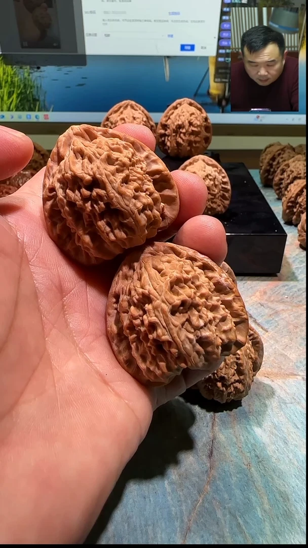 吊坠文玩核桃三角白点修40