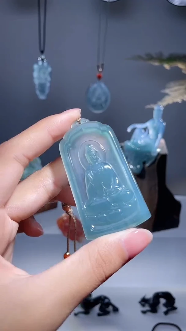 颈饰未镶嵌翡翠观音