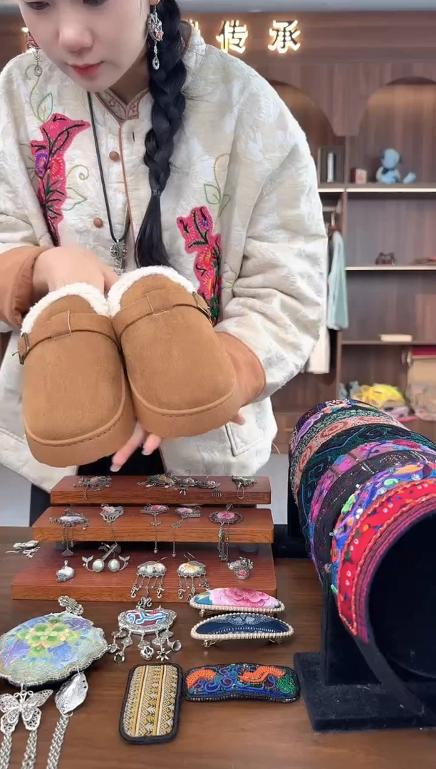 刺绣扶光苗绣传承L57