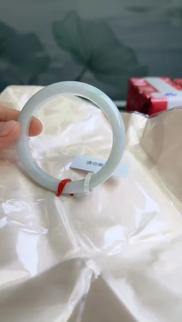 翡翠手镯未镶嵌翡翠手镯（微瑕）6