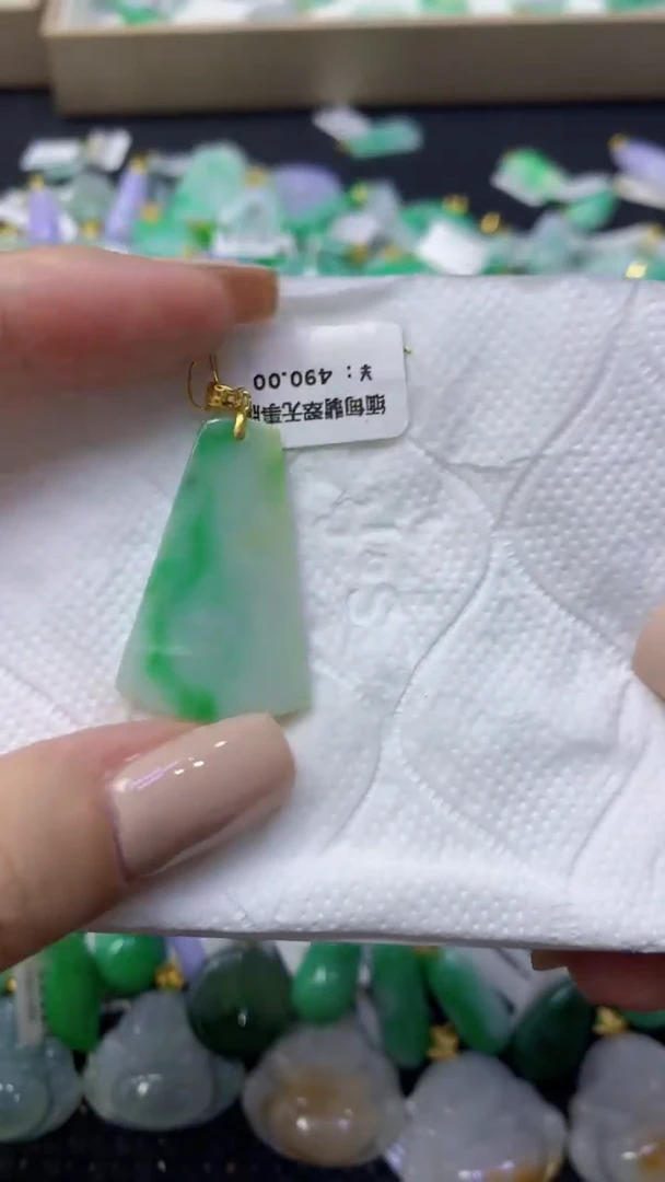 颈饰未镶嵌翡翠天然缅甸翡翠A货