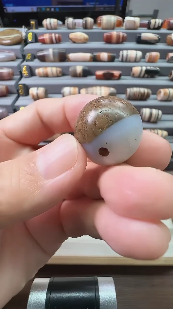 未镶嵌颈饰玛瑙/玉髓玛瑙25