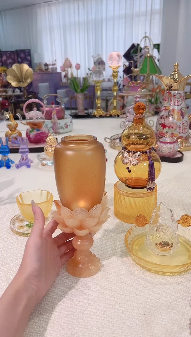 古法琉璃 莲花烛台 如图 琥珀