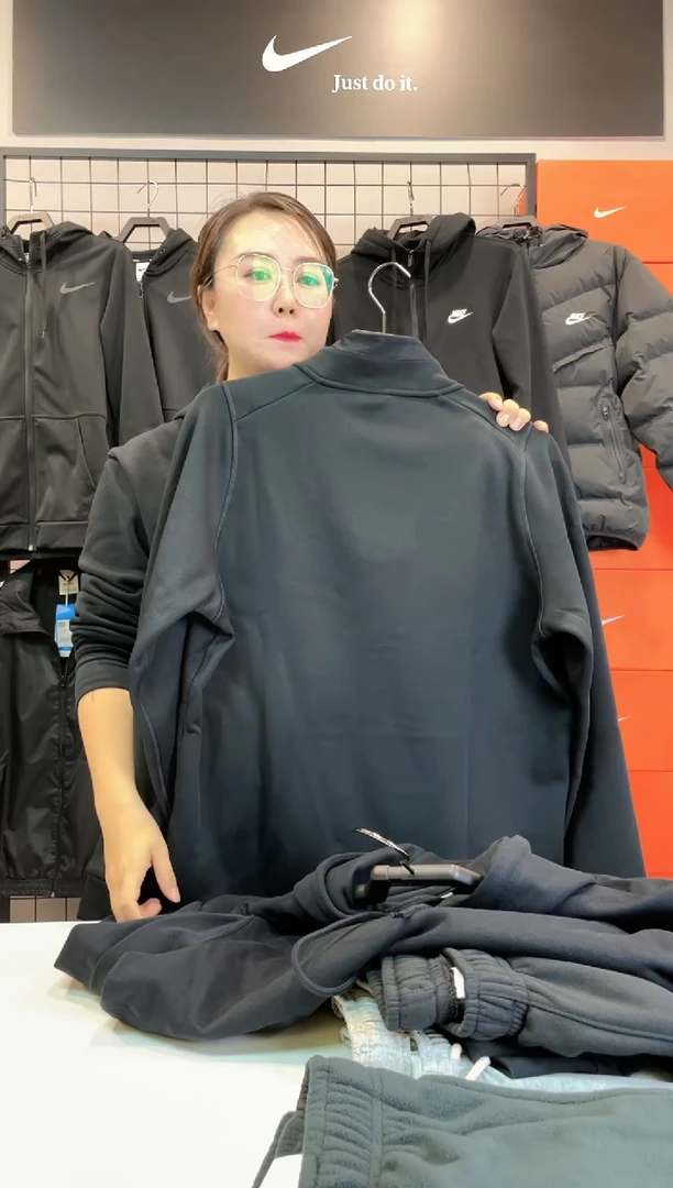 一***@5941外套立领L码130斤-150斤不退换