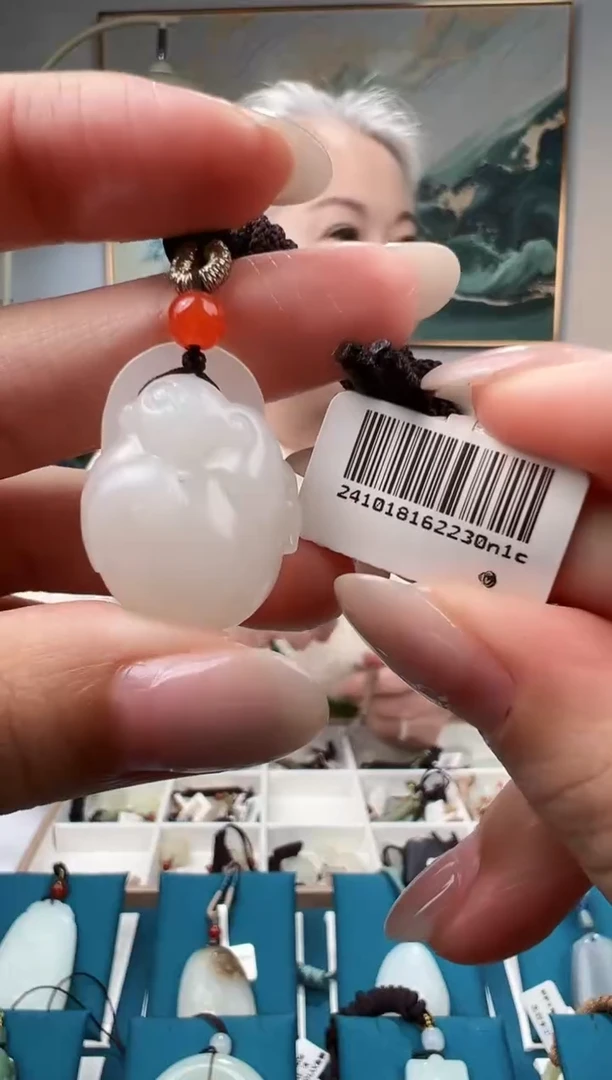 颈饰未镶嵌和田玉吊坠 SY