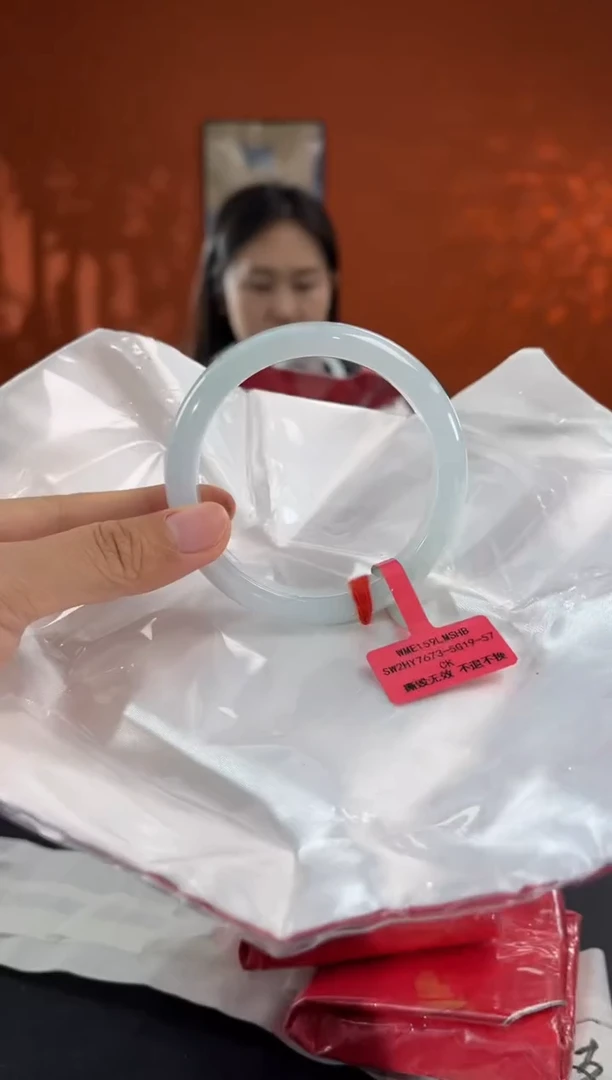 未镶嵌手镯翡翠5