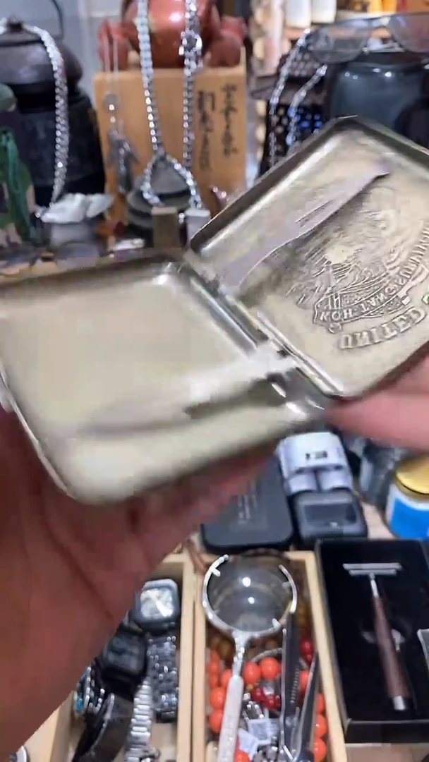 瓷片闪购商品  如图所示