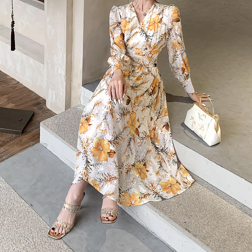 2025夏季新款现货！【1059】一片式碎花方领中长款连衣裙仙女连衣裙