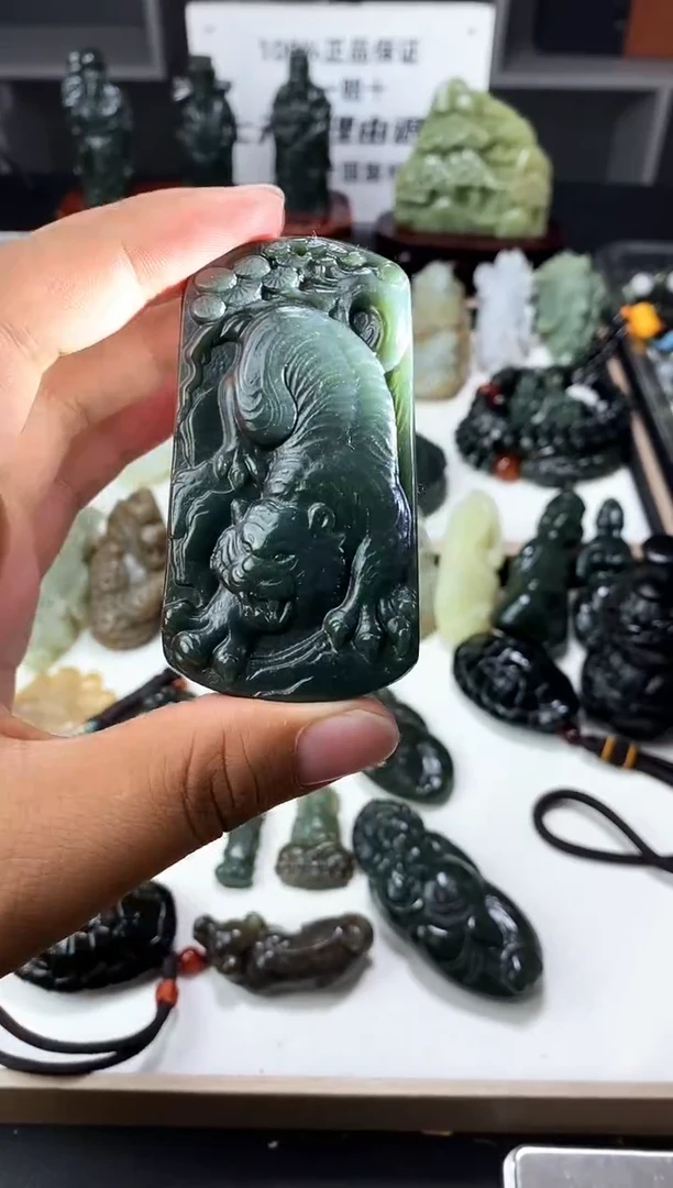 颈饰未镶嵌和田玉1