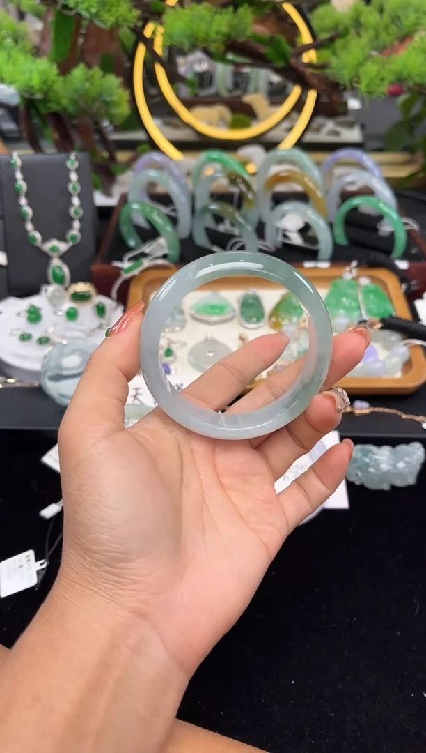 未镶嵌手镯翡翠手镯