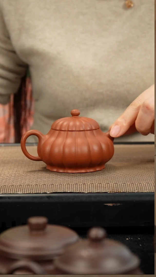 茶壶紫砂生砂朱泥筋纹菊蕾150