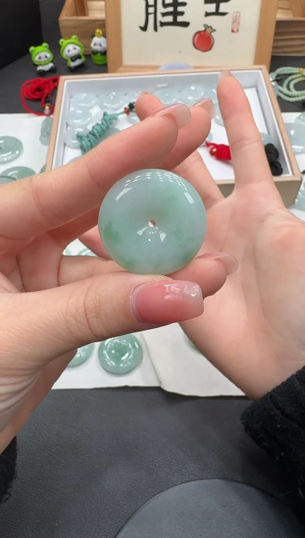 吊坠(不含链)未镶嵌翡翠浅**然扣子多样性发其一