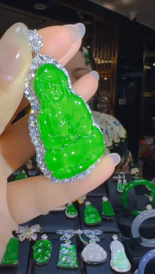 吊坠(赠链)银S925镶嵌翡翠006(多样性发货发其一)