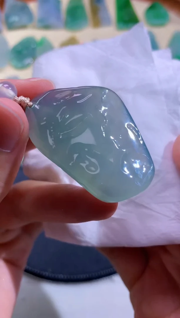 颈饰未镶嵌翡翠