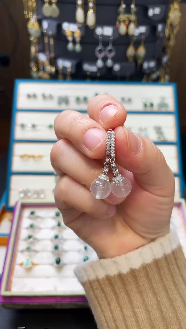 【闪购商品】石英质玉耳饰银S925镶嵌耳饰