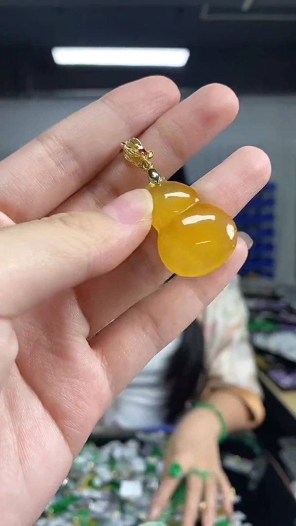 颈饰未镶嵌翡翠多样性发其一颜色微差