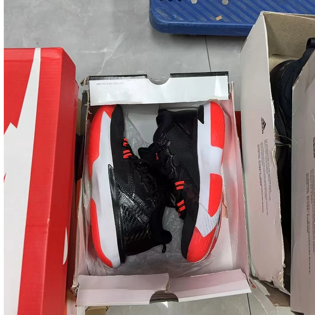 【微瑕慎拍】耐克跑步鞋DA3129-006-42.5(半盒)