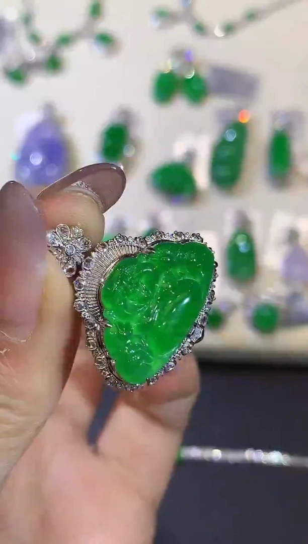 吊坠(不含链)18K金镶嵌翡翠CY多样性发其一