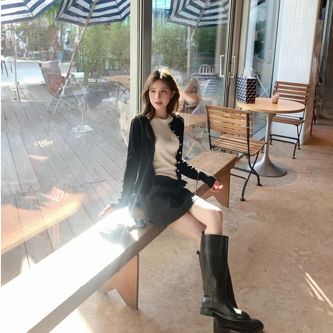 2025早秋新款休闲风拼接时尚显瘦网红黑色韩版针织极简风时尚套装