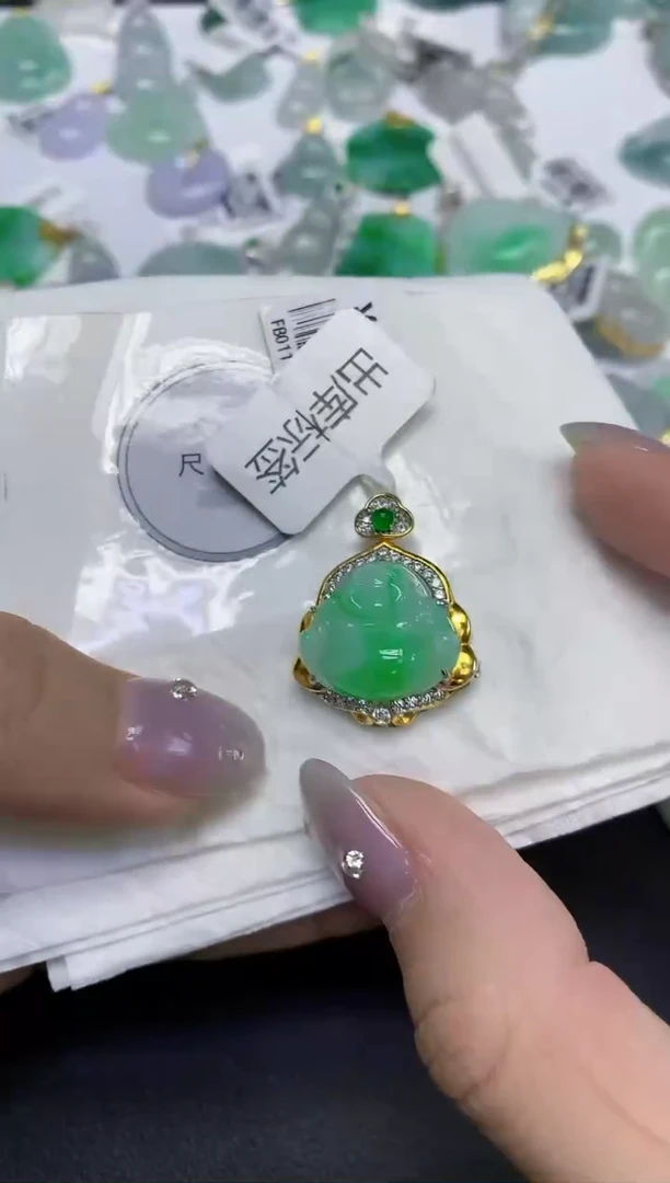 颈饰未镶嵌翡翠天然缅甸翡翠A货百元以上9元证书费自理