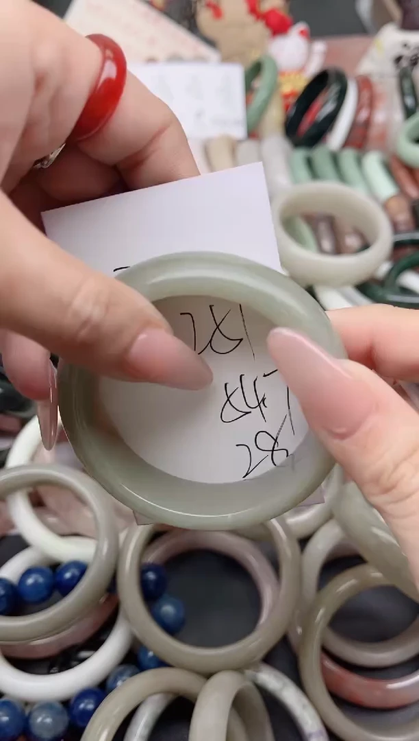 未镶嵌手镯石英质玉251